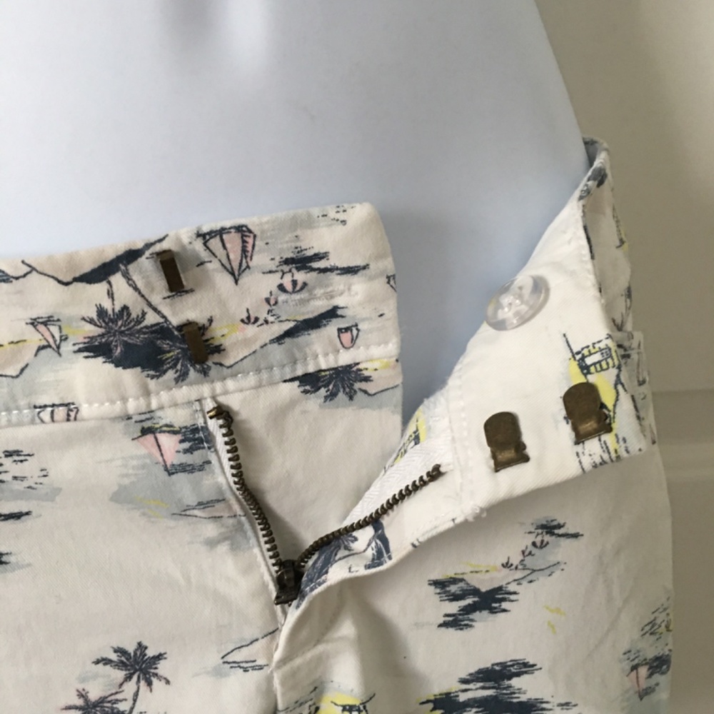 Old Navy Le Pixie Tropical White Blue Beach Shorts. Size OR - Picture 3 of 6